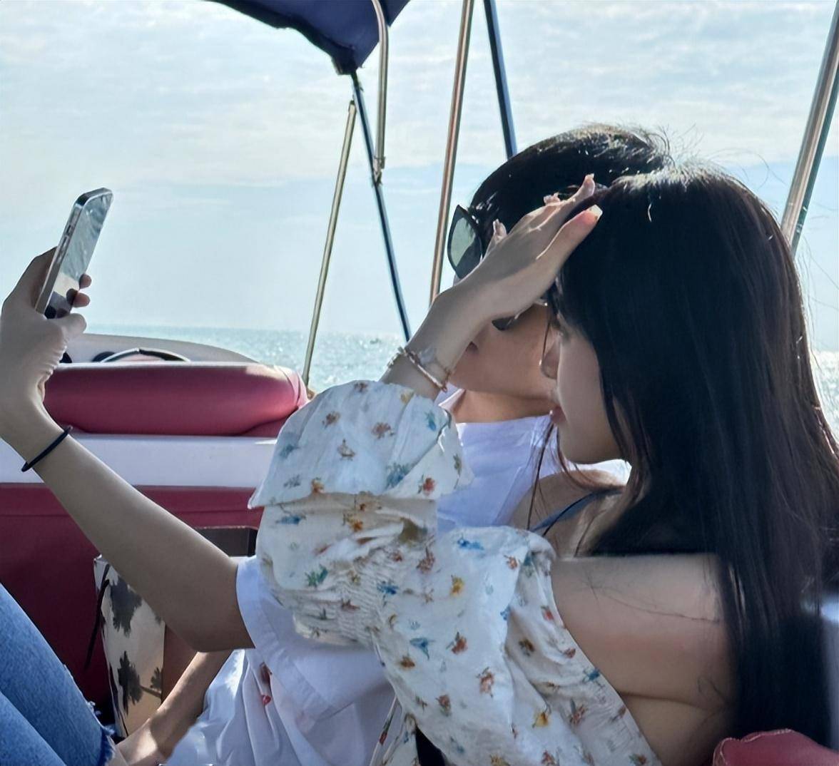 gala女友疑似曝光!身材,颜值都很高,侧颜有点像小明?_选手_职业_网友