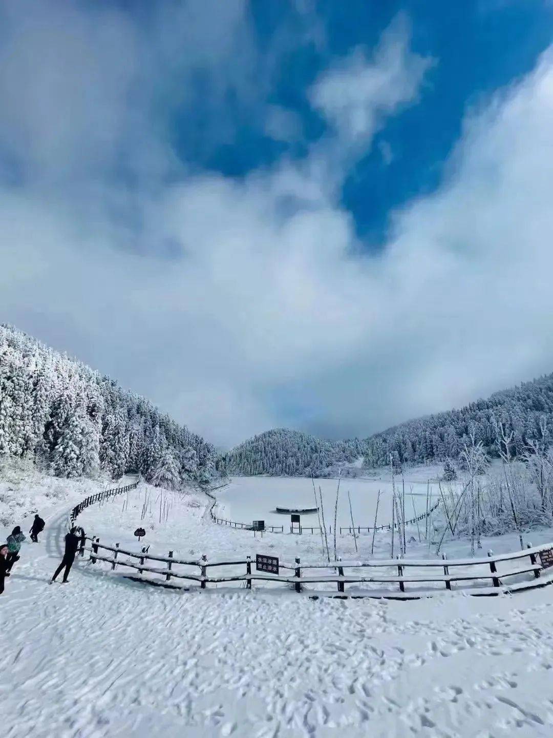 重庆周边下雪景点图片