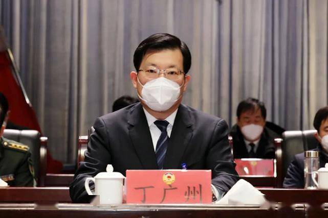 县委书记丁广州,县委副书记,县长索向东应邀出席会议.