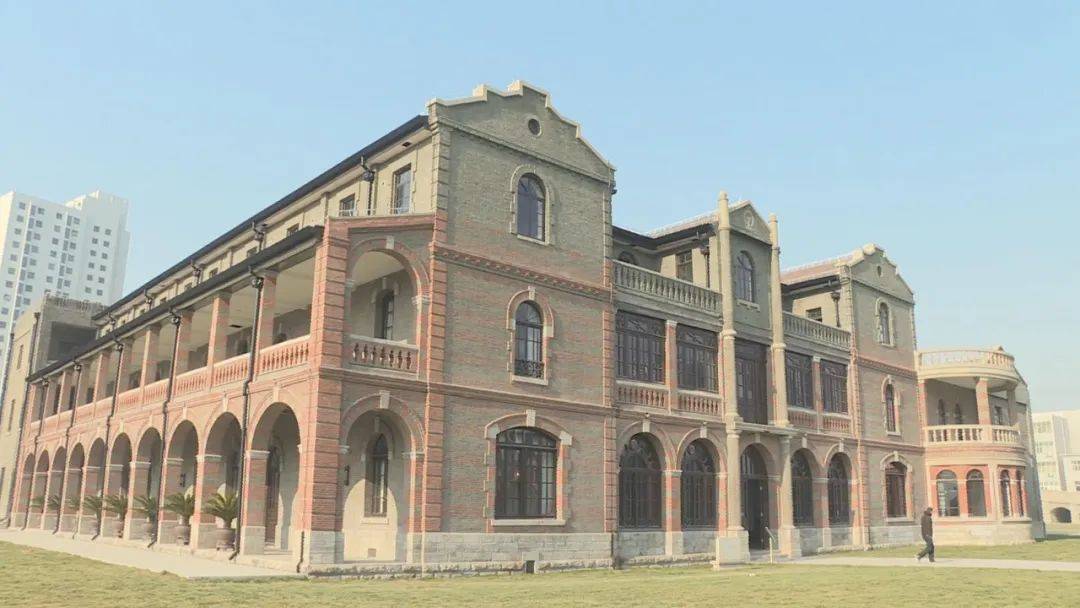 以互联网平台 实体运营的现代化经营模式,结合正太饭店历史进一步丰富