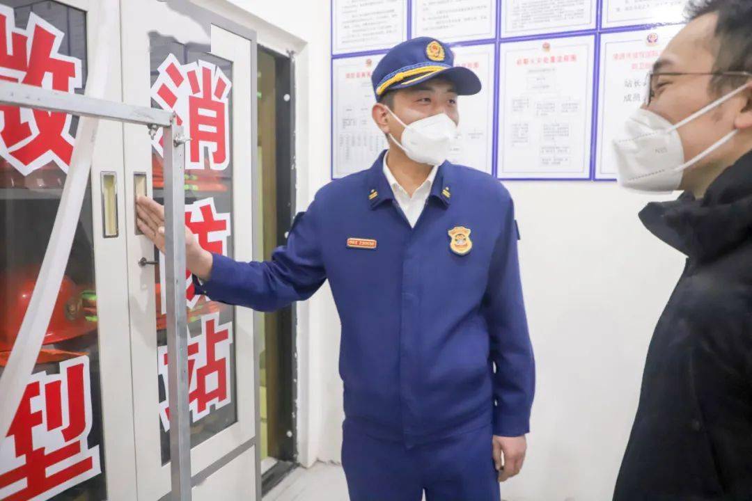 防火巡查检查记录填写是否规范及时,消防控制室操作人员是否持证上岗