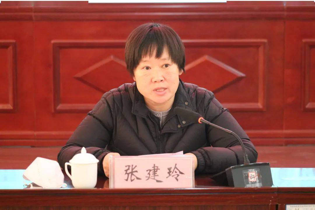 垣曲县政府副县长张建玲出席会议并讲话.