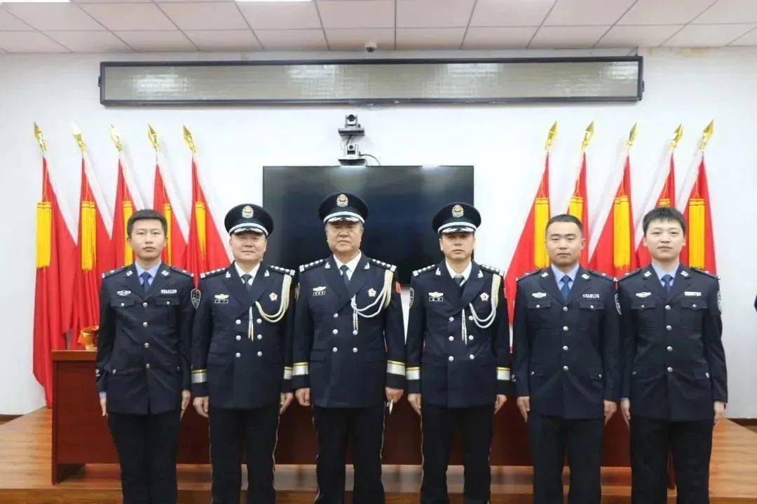 【你好,警察节】扎兰屯监狱举行民警荣誉退休,新警入警宣誓仪式