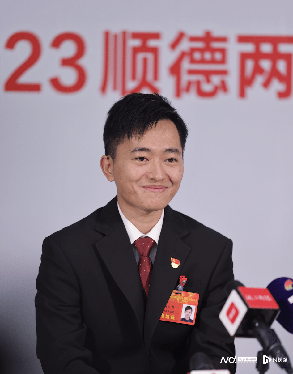 1月11日,在2023年顺德两会期间,顺德区人大代表,均安镇党委副书记