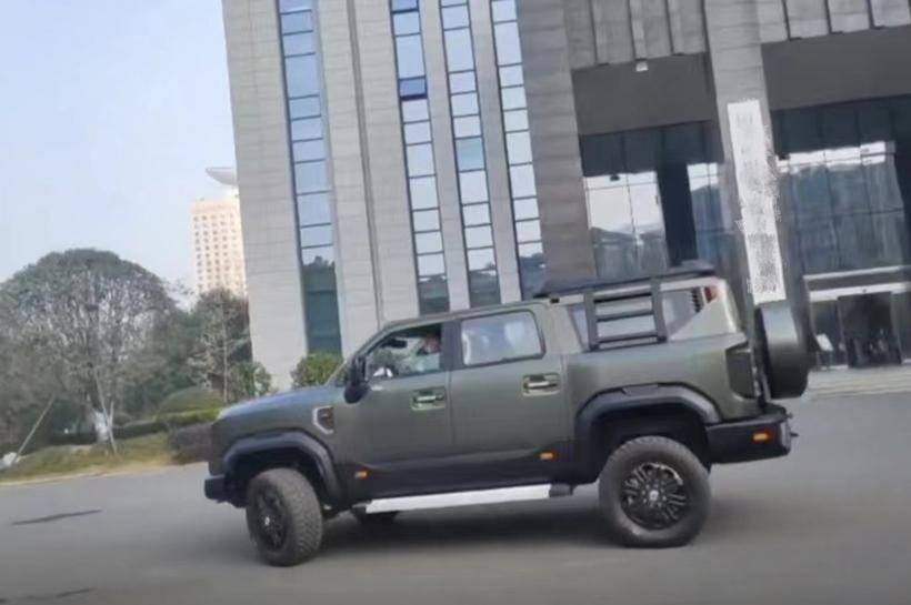 2024东风猛士m50亮相,国产越野"急先锋",6.