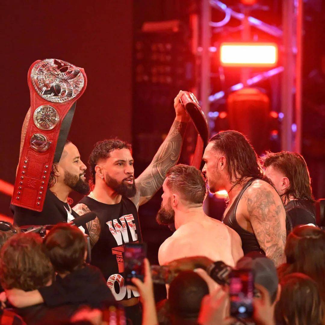 wwe传奇人物说,乌索兄弟的双打冠军统治可能即将结束_地狱判官_dudley