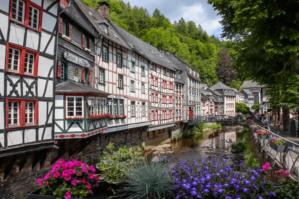 【乡村"镇"兴】第72期:科技之城——德国蒙绍小镇(monschau)_人口