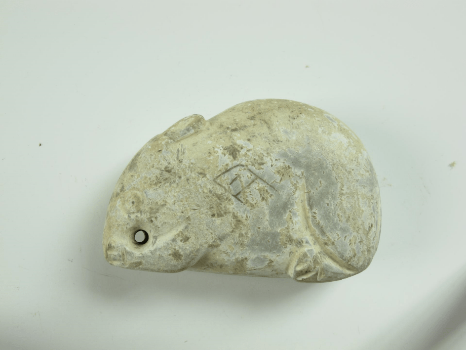 再通过绘画用中国传统纹样装饰玉兔,了解兔年文化的同时也品味中国