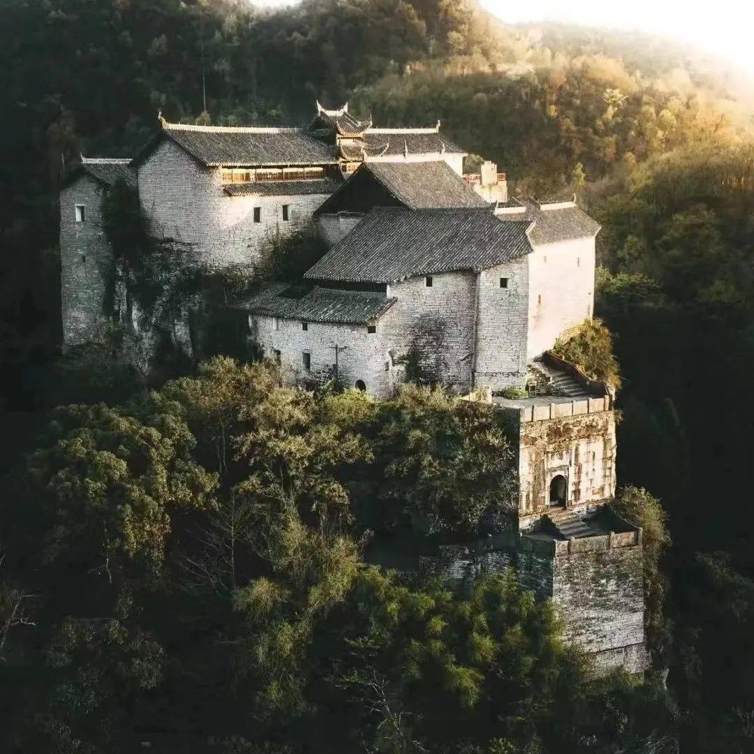 屯堡生活……天台山伍龙寺@小红书 刘聪lclclc摄天台山位于平坝天龙镇