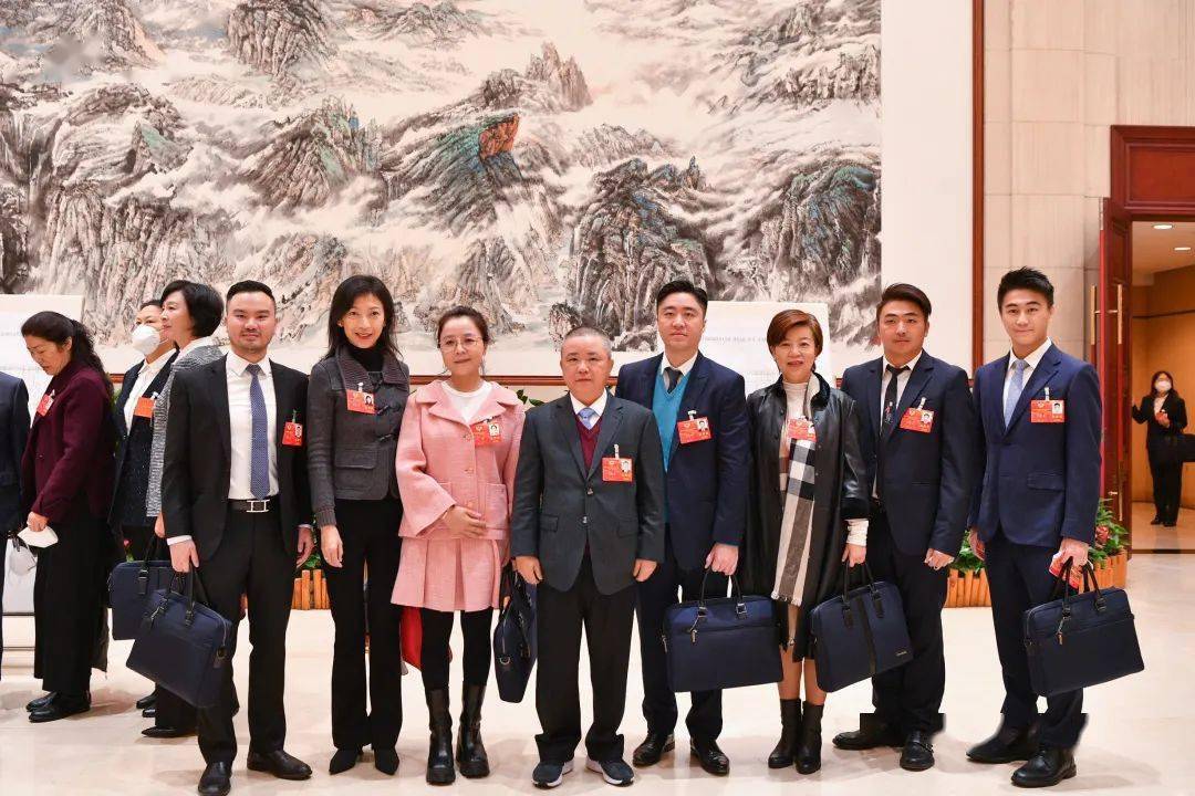 翔摄 影:丁俊杰,杨思颖编 辑:乐 游审 稿:李延丽终 审:陈明华返回搜狐