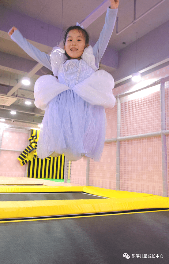 全景德镇地区最大室内游乐园盛大开业!3000m05童话空间等你来玩!