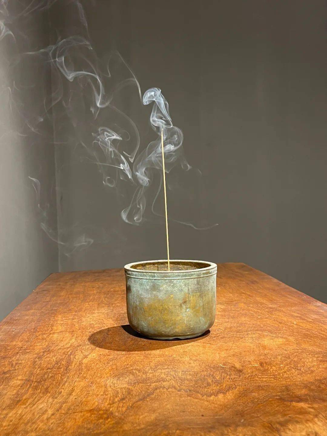 用之美—一炷香,一盏茶 ▎精致典雅的香道与茶道具_时间_青铜_表面