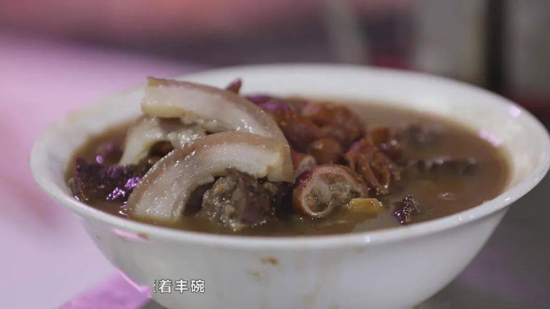 这碗地道的卤煮 北京人真离不开_黄寺_高树_高峰