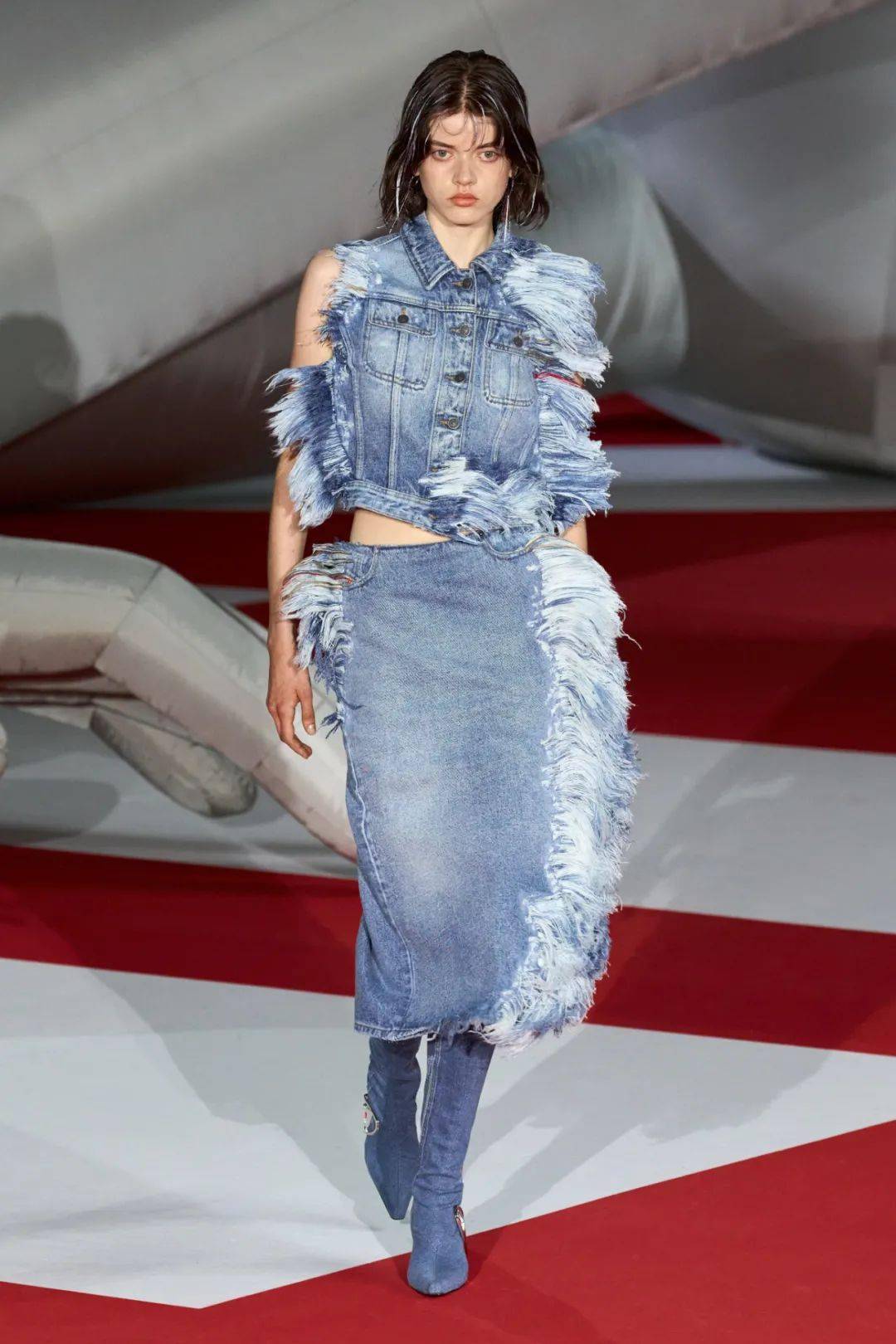 潮流| 牛仔很"忙"_丹宁_剪裁_面料