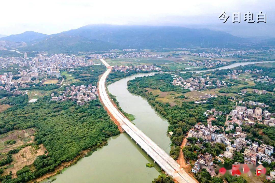 点上方"电白头条"进万人老乡群!