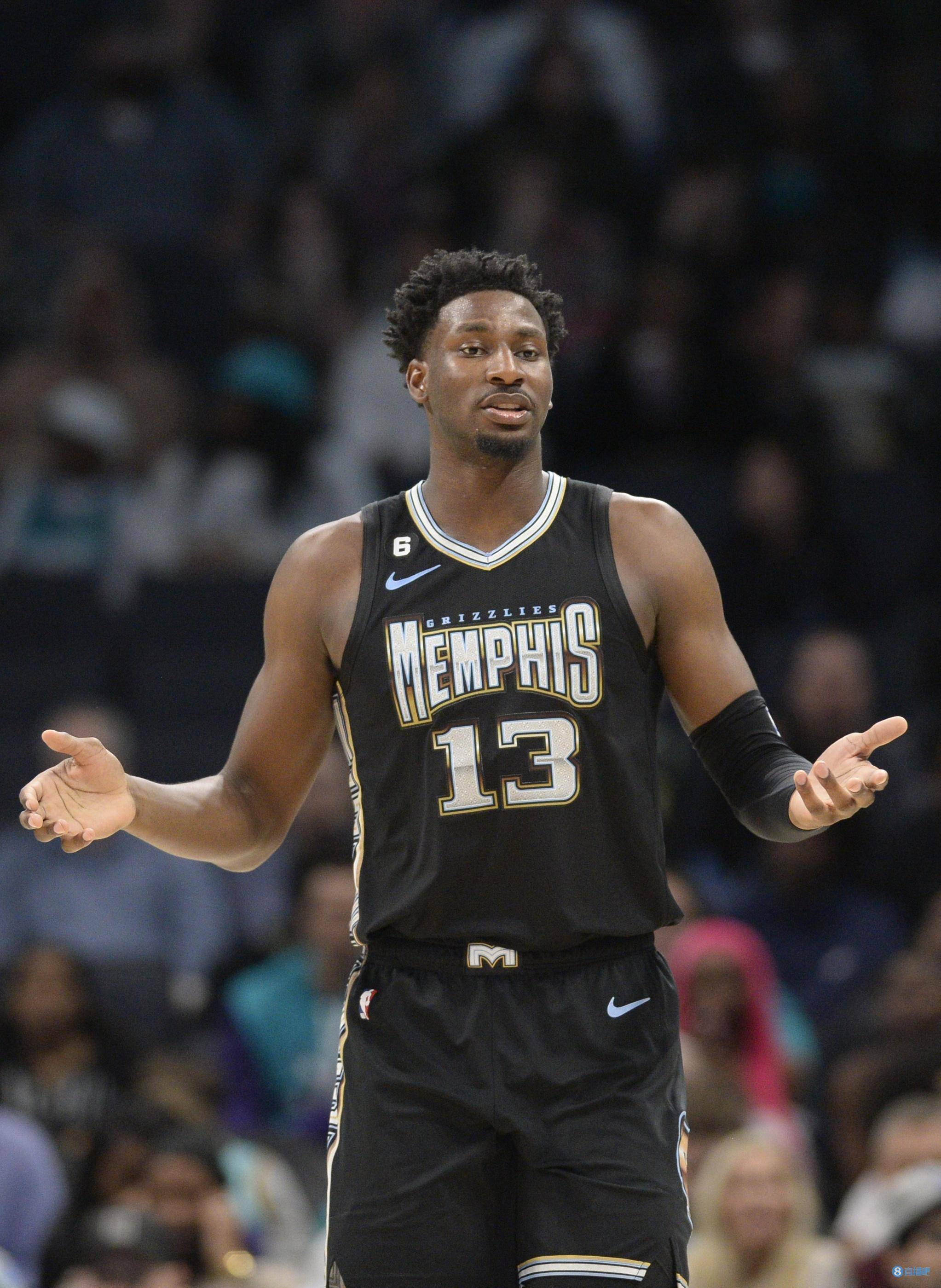 小贾伦-杰克逊11中5贡献18分8板2断6帽 正负值 30最高_灰熊_盖帽_直播