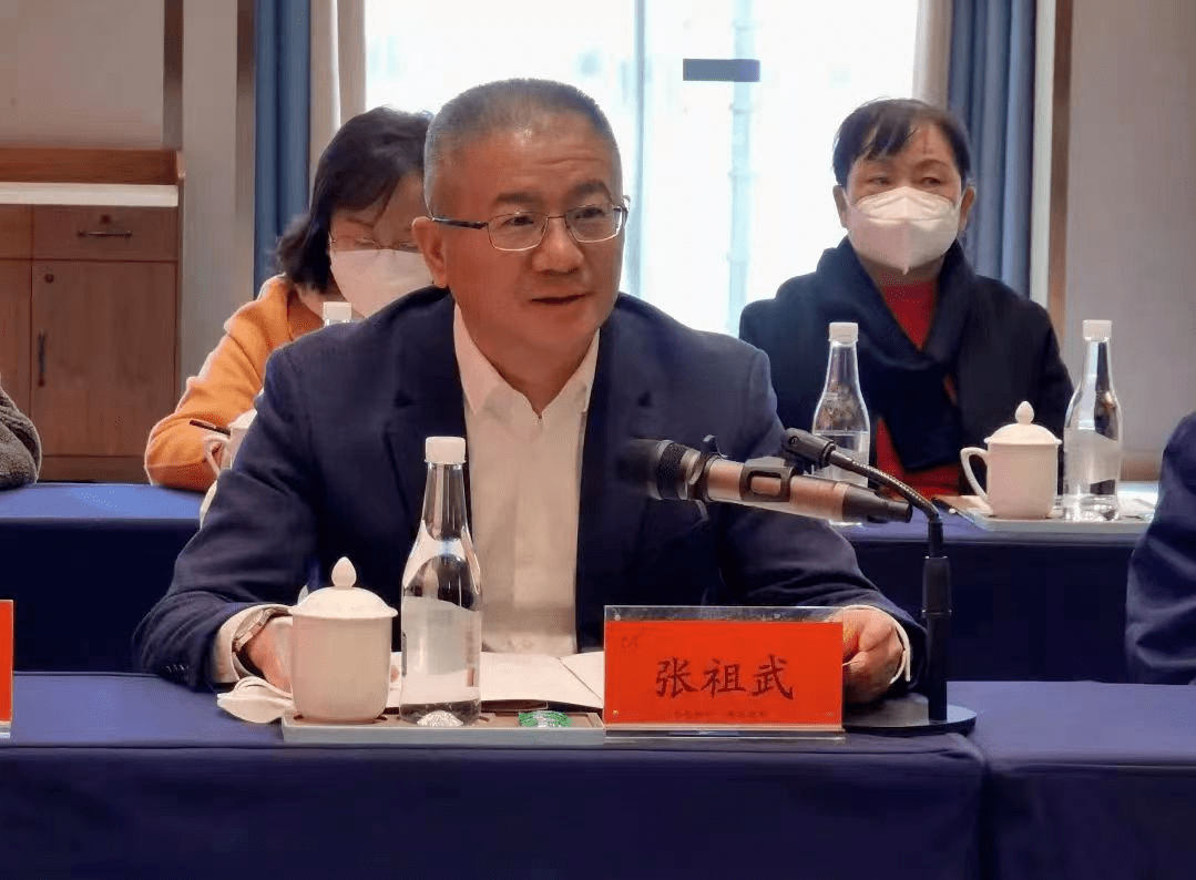 云南省教育厅二级巡视员吕志雄;我校党委书记张祖武,校长王德强,副