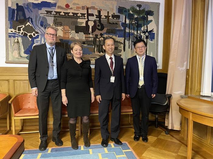 驻瑞典大使崔爱民会见北博滕省省督芬斯托普_发展_合作_中国