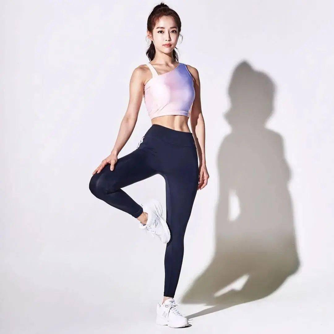 马甲线,曲线性感,网友:这才是符合亚洲审美的健身女孩_姜贤京_身材