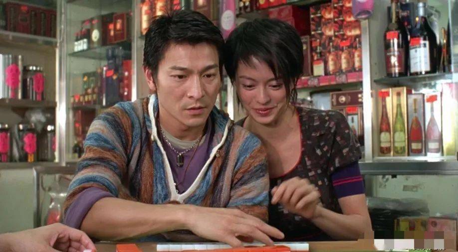 贺岁片里,经常都会出现打麻将的桥段,刘德华古天乐梁咏琪的《呖咕呖咕