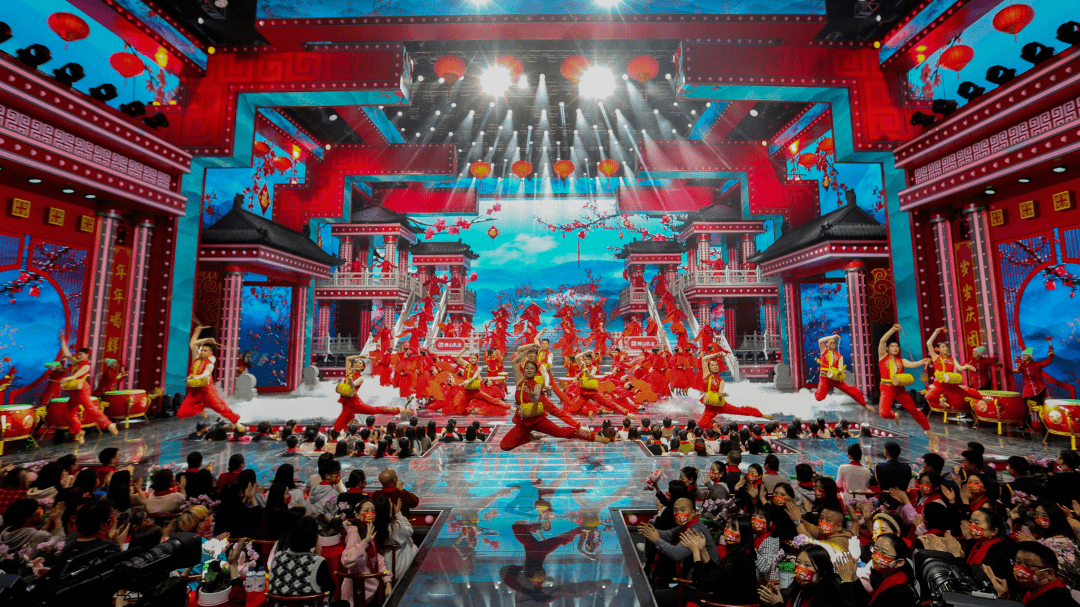 打造最“暖”合家欢,2023《辽视春晚》以情感联动屏幕两端!_观众_生活_舞台