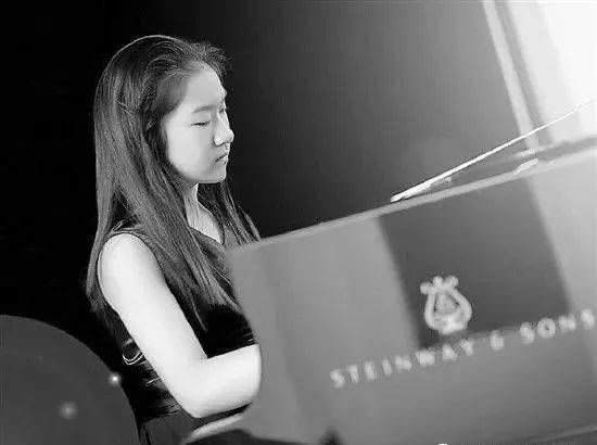 每天练琴八小时,坚持两万小时后,琴童考进中国音乐学院附中_徐逸言