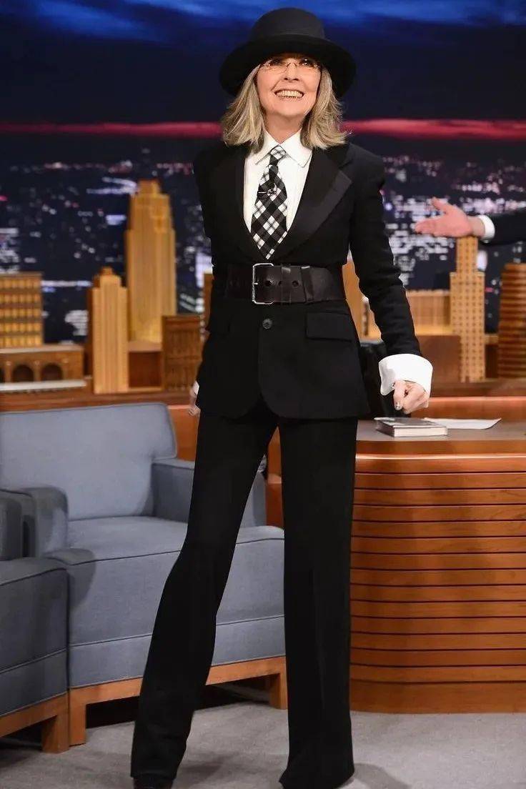 从20岁美到70岁,她做到了_黛安·基顿_风格_西装