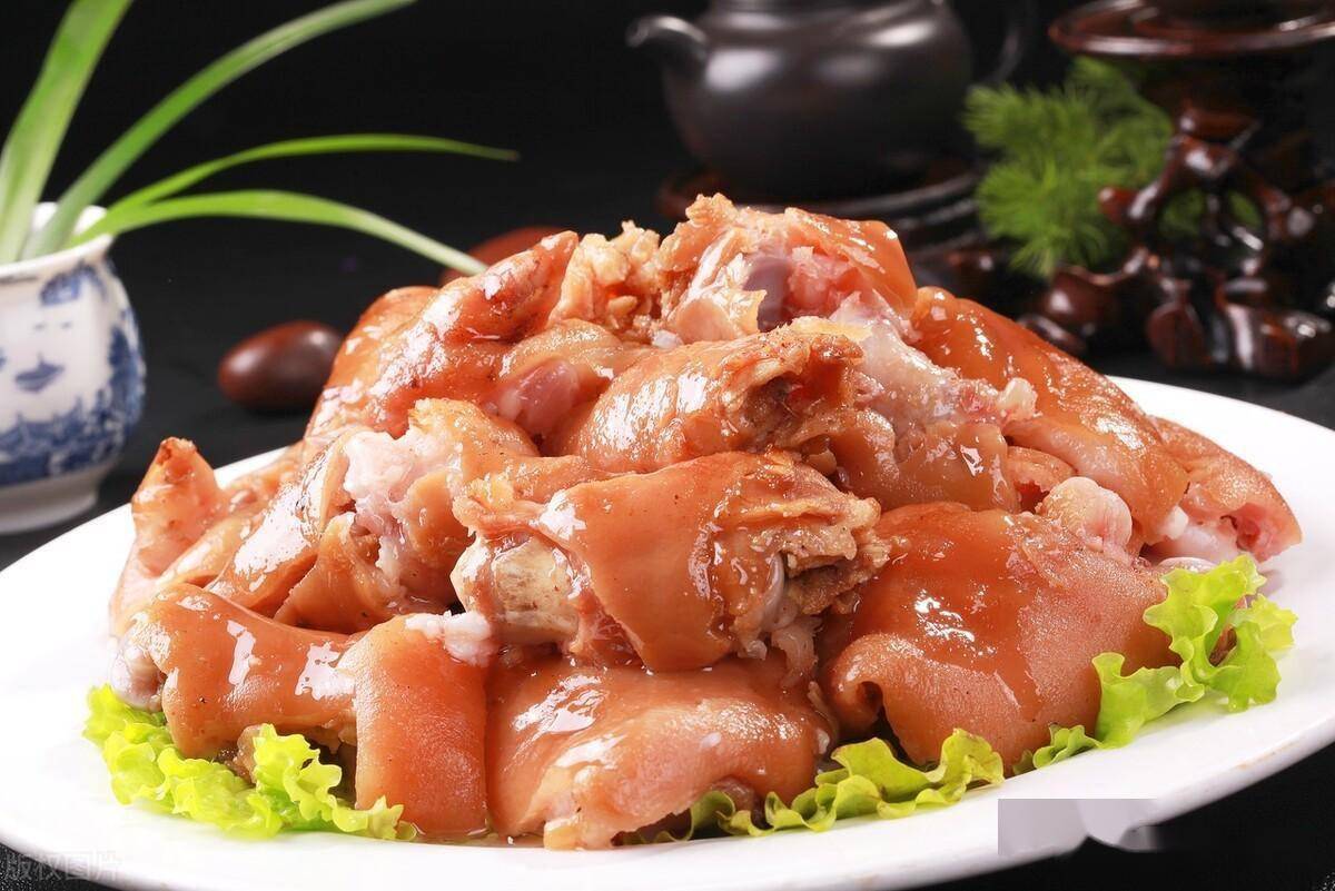 猪手又叫猪脚,招财手,有招财进宝的寓意,大年初八做美食,可以试试这道