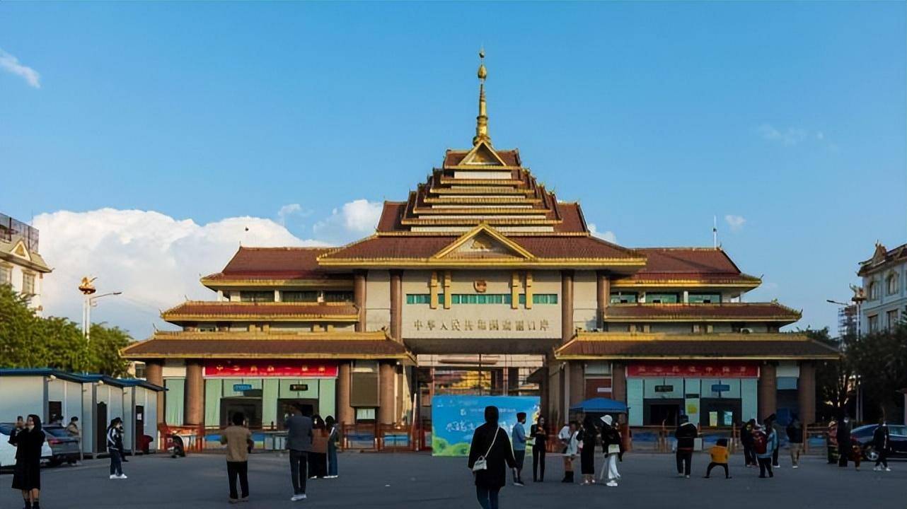 这个春节假期,云南省德宏州瑞丽市接待游客量迎来"爆炸性"增长.