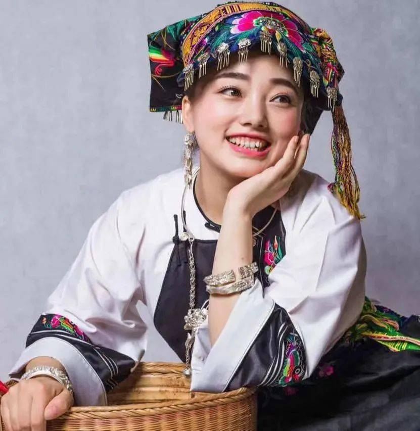 湘西翠翠亮相央视春晚_苗歌_工作_小时候