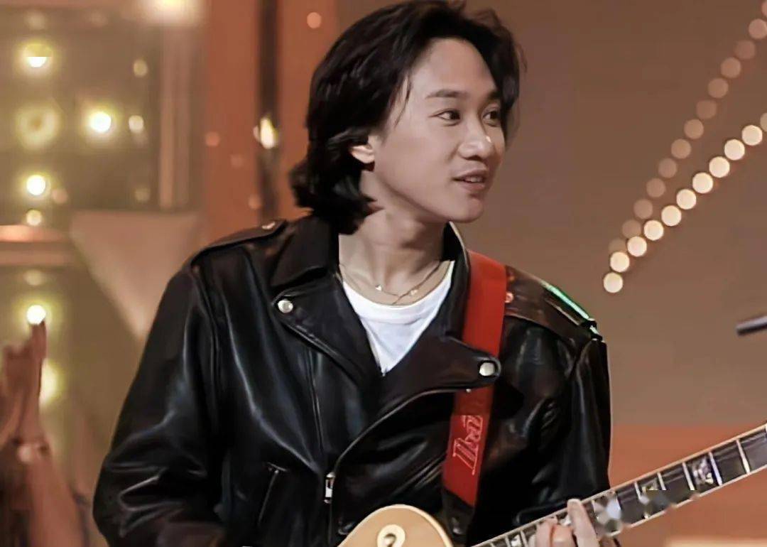 歌手黄家驹一代人的理想一代人的信仰一代人的青春纪念黄家驹演唱会