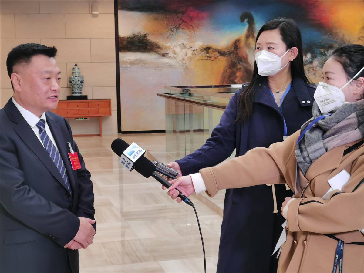 潜江市纪委书记,监委主任张绍伟表示,严明纪律是我们党的显著特点和最
