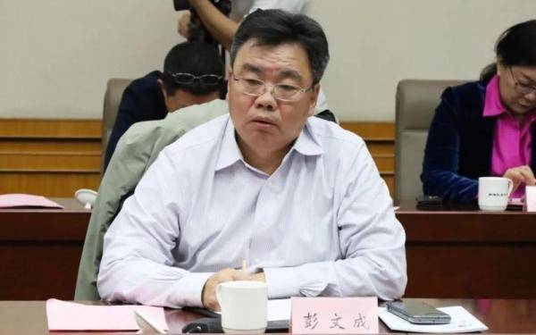 轮值理事长李守军,俱乐部企业家李茂津,马如仁,刘毅,李坤,李响,孙兴文