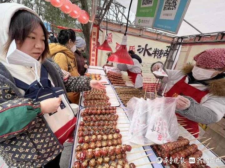 边吃边逛！济南千佛山新春游园会上美食可很多