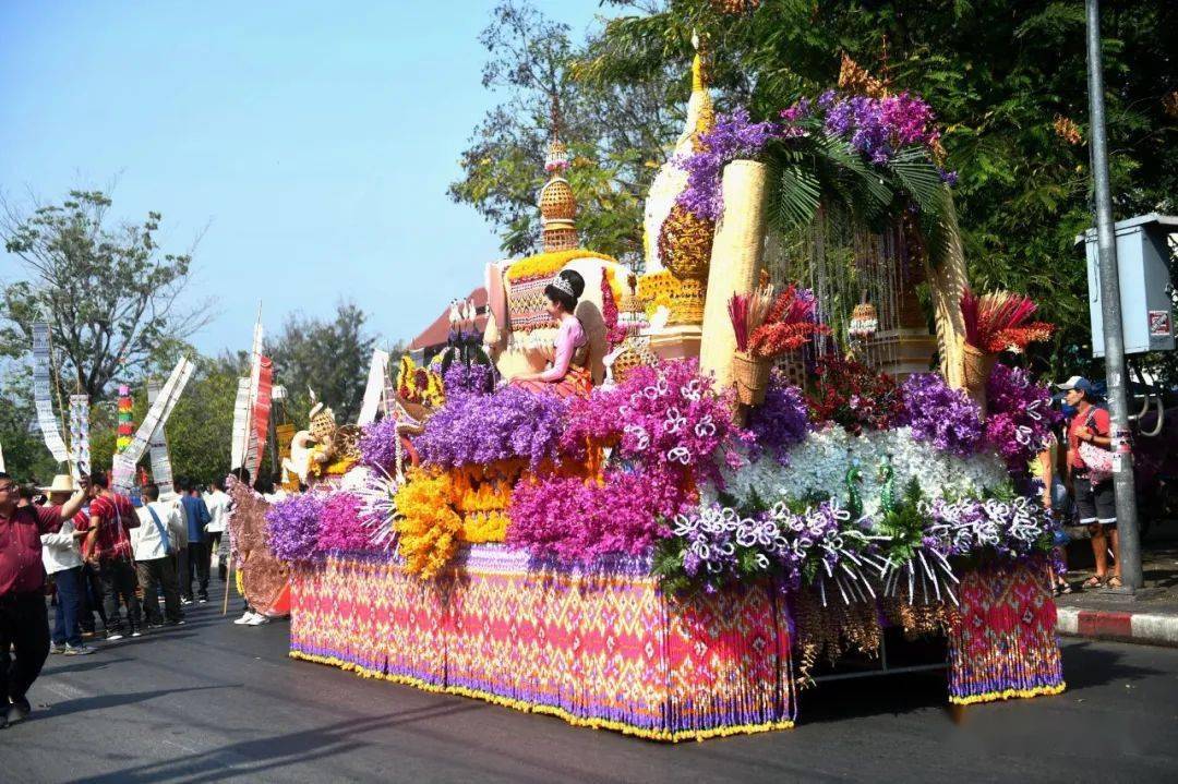 02.04:清迈鲜花节花车大巡游_游行_队伍_公园