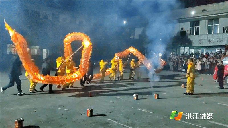 微洪江丨舞龙闹元宵 民俗永相传_龙灯_传统_都会