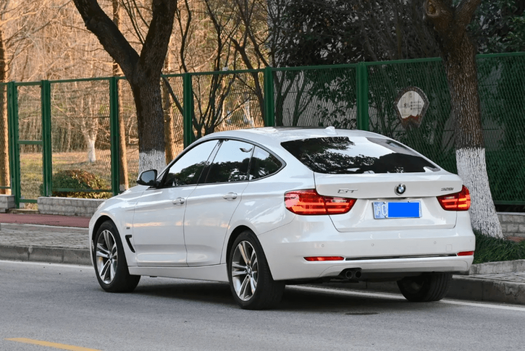 【路试笔记】二手宝马 328i gt:不到20万买车,"全都要",还得看宝马gt