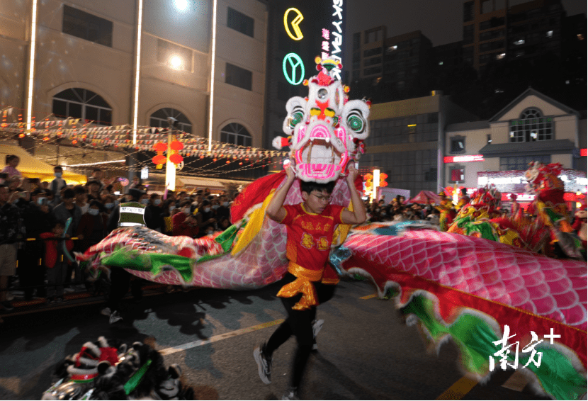 东莞：彩灯万盏元宵夜，再燃人世“炊火气”