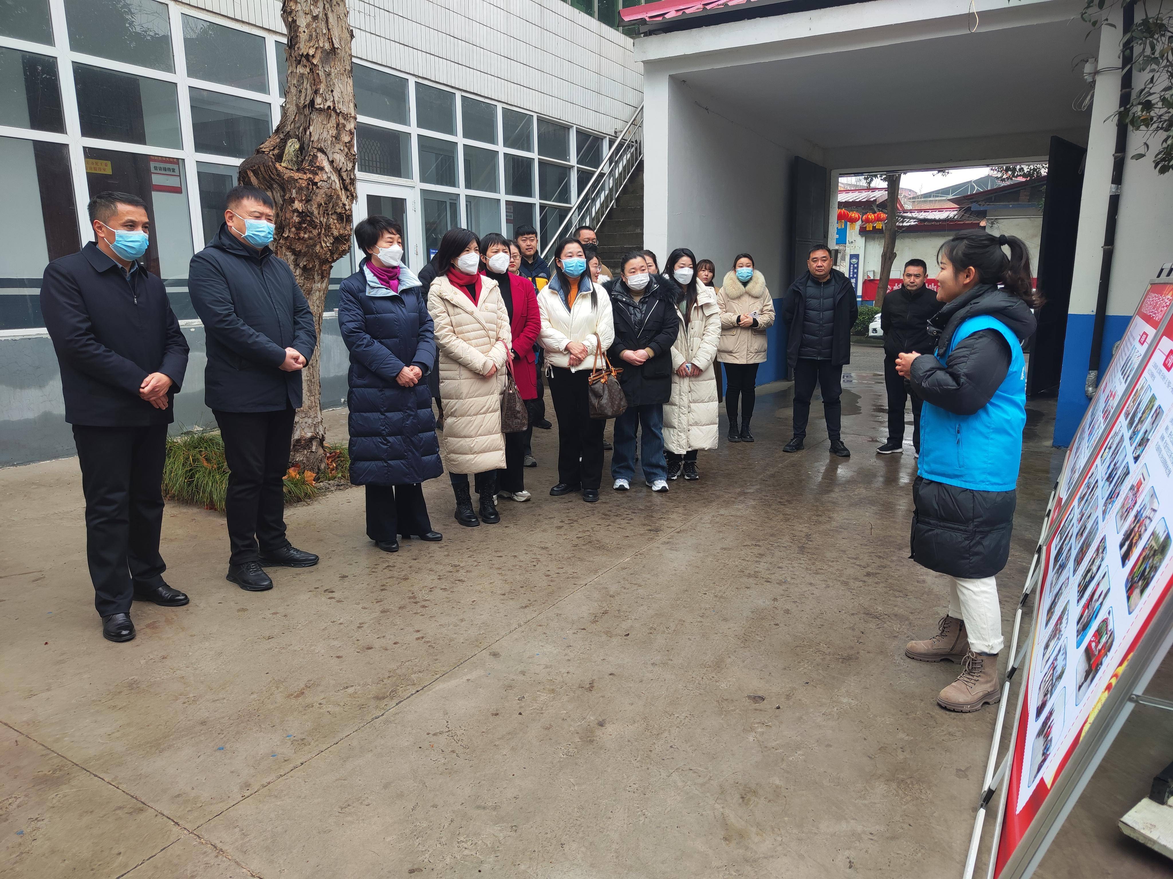 2月9日,漯河市民政局组织开展漯河市乡镇(街道)社工站项目实地观摩