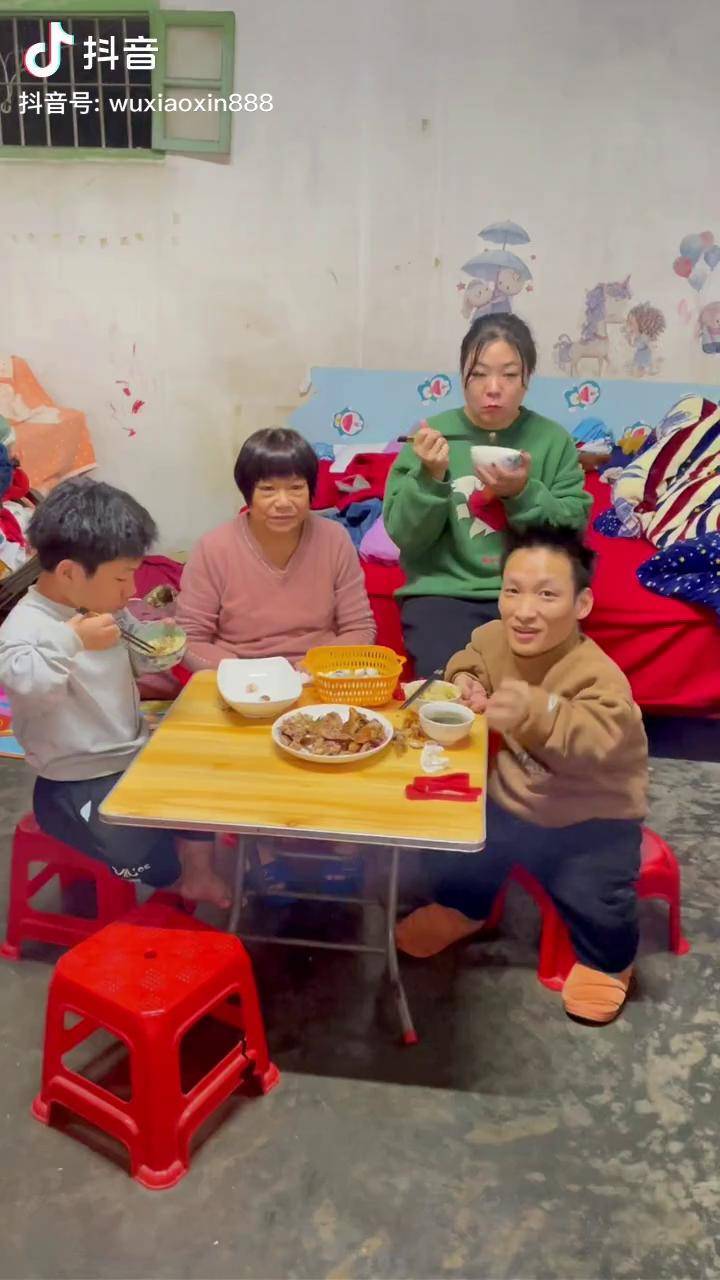 有了这个开启器真方便林伊曼(吴小新老婆)