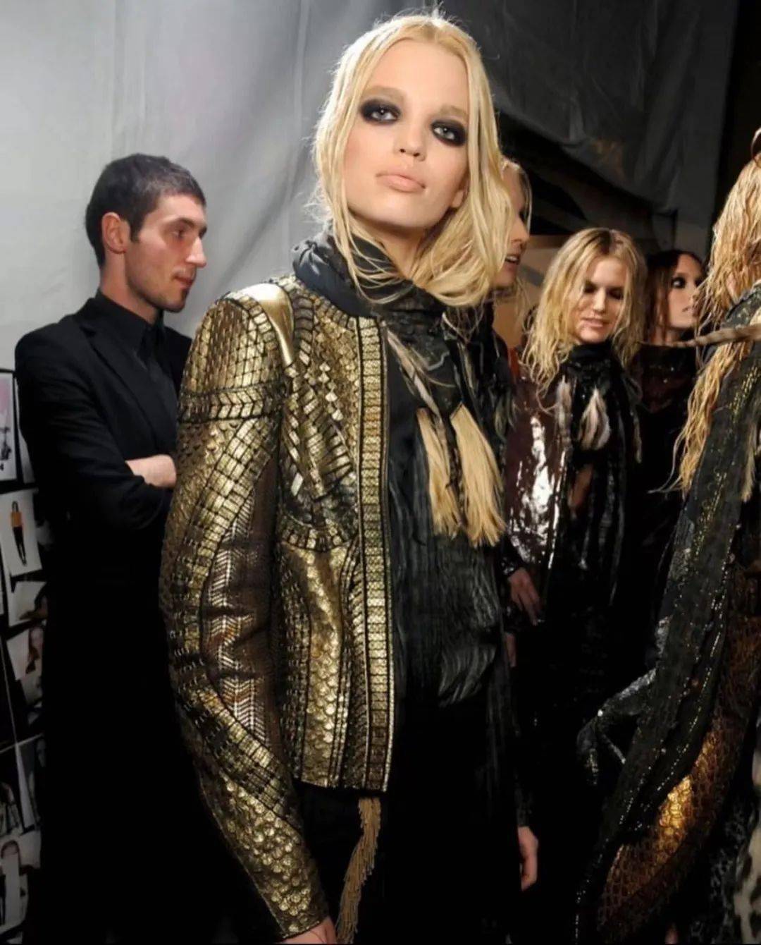 y2k热潮过后,下一个风向标是indie sleaze风格吗?_时尚_摇滚_造型