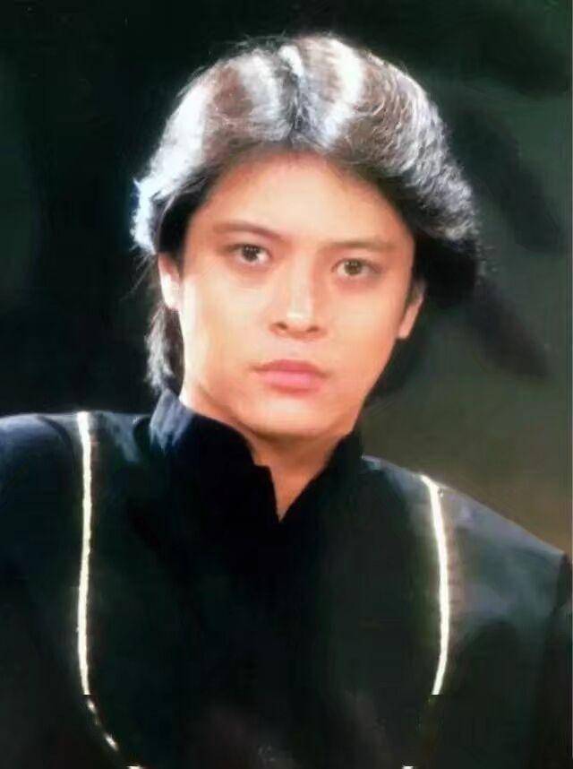 《外婆的澎湖湾》演唱者刘文正去世,享年70岁