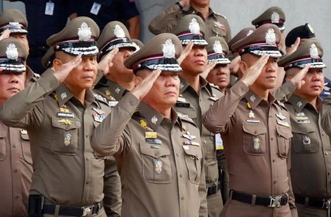 泰国警方一系列丑闻引发信任危机,公众呼吁改革,加强监督