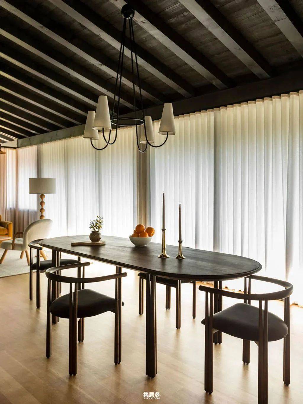 洛杉矶知名建筑师融入现代风格改造始建1961年的中世纪别墅_设计_进行