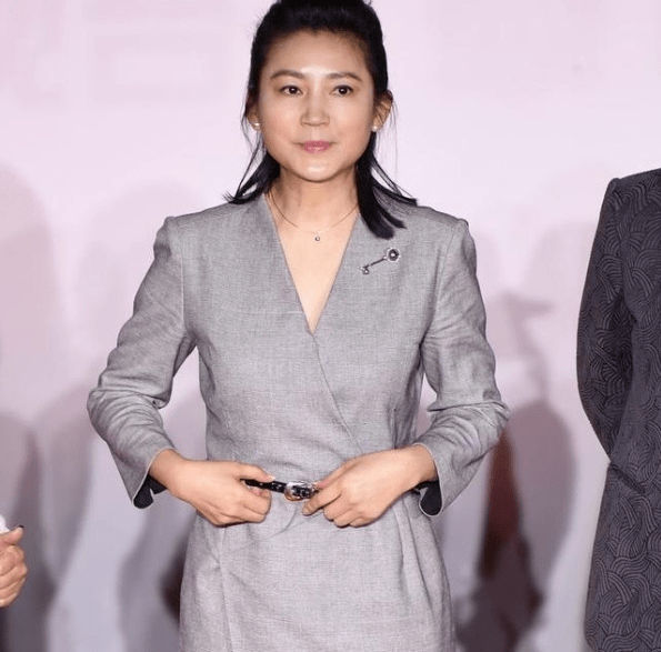 52岁王小丫近照曝光,身体发福美貌不在,和曾经的女神判若两人_婚姻