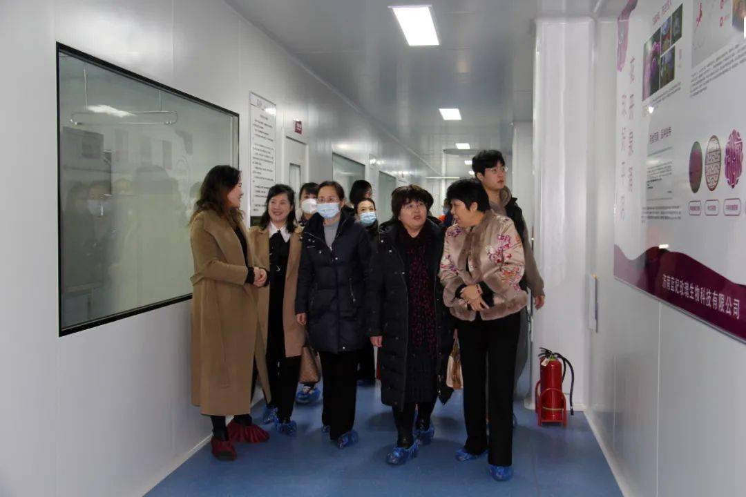 平阴县妇联举办玫瑰之约612023—女企业家"共话发展 畅想未来"活动