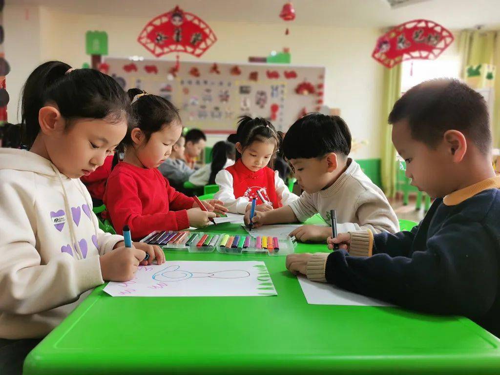 区明珠公馆幼儿园开展雨水节气活动