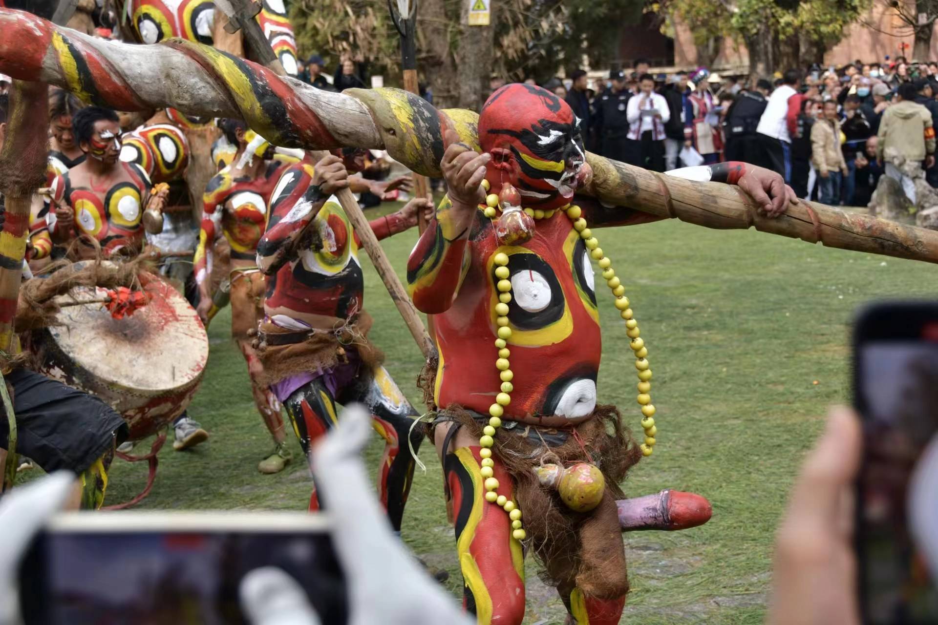 弥勒红万祭火节热闹非凡_活动_西一镇_万村