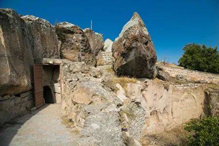 组图:土耳其地下不可思议的巨型古城_德林库尤_城市_通道