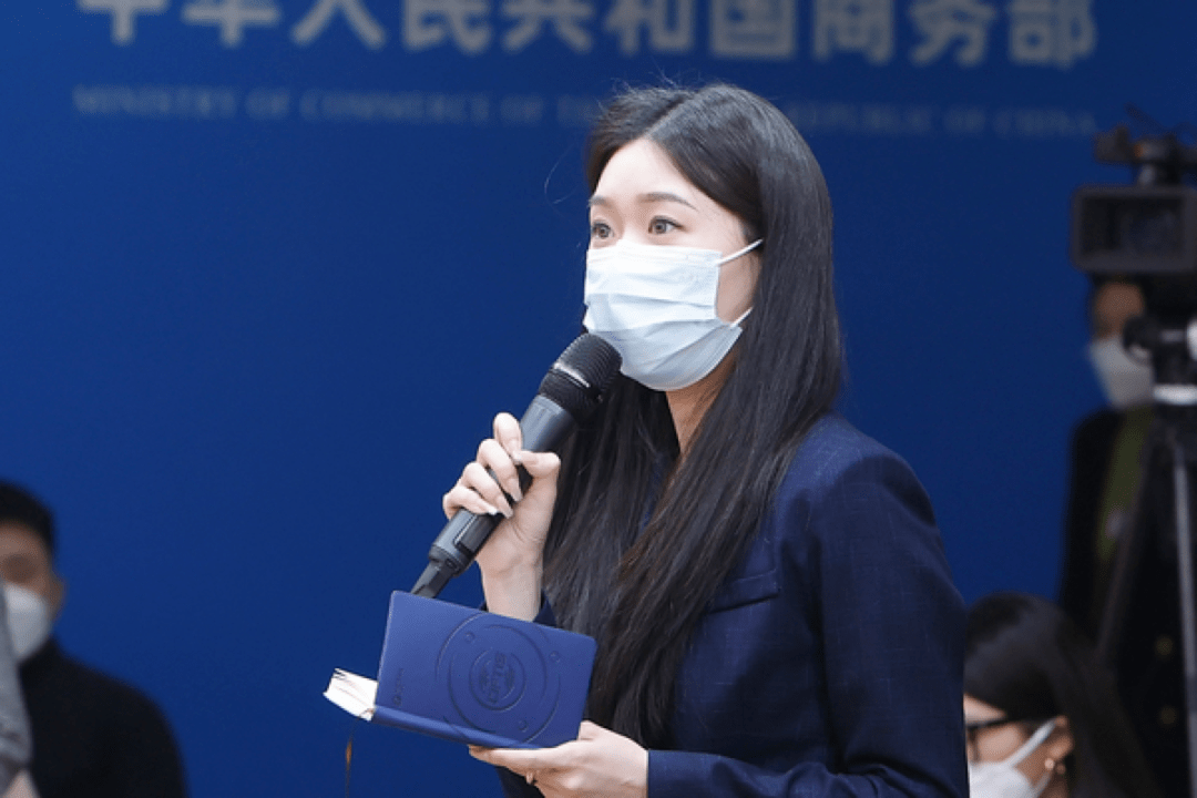 直新闻是深圳卫视全媒体新闻品牌